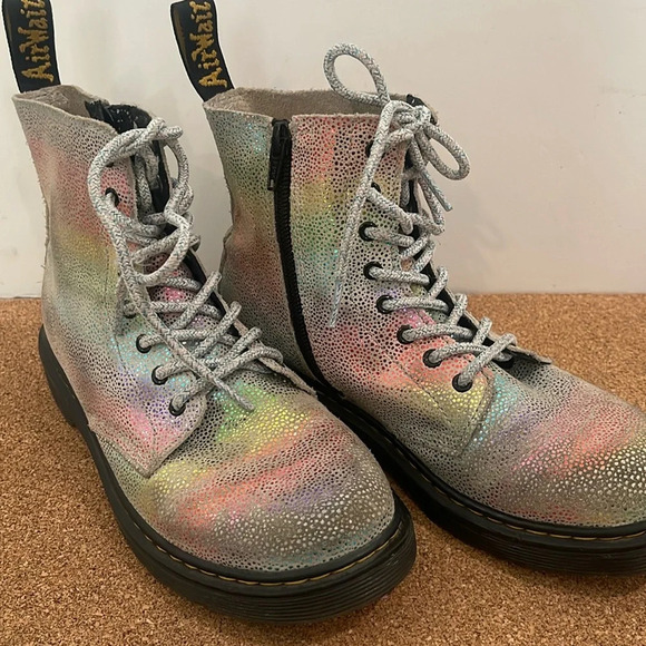 Dr Martens Pascal Y Combat Boots Rainbow Metallic Leather Womens Size 5 - Picture 1 of 16